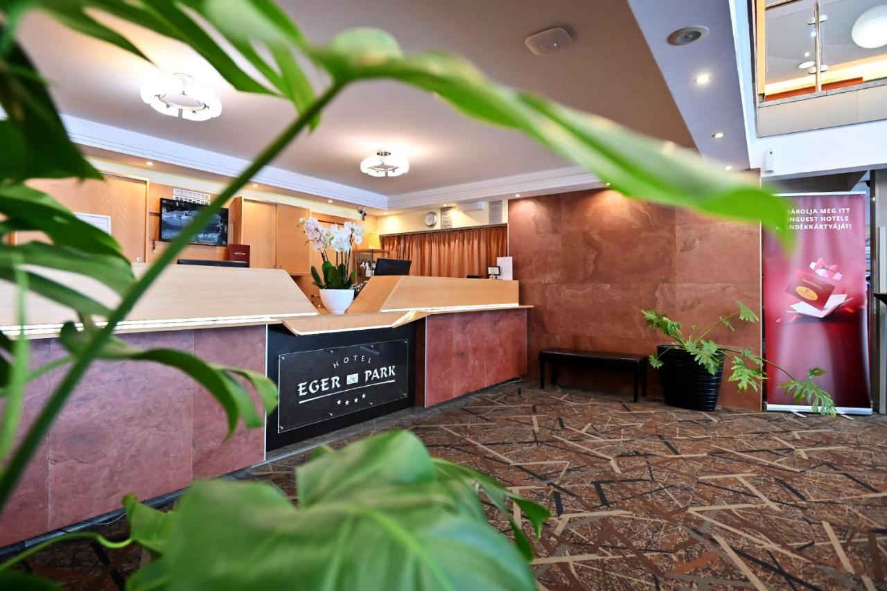 Lobby 01